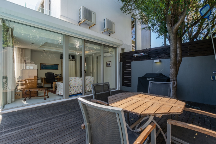 3 Bedroom Property for Sale in Green Point Western Cape